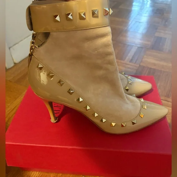 VALENTINO Garavani rockstud booties 38.5 preowned with box size 8.5 US - Picture 2 of 16